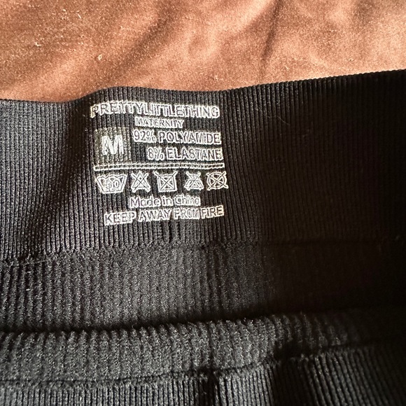 Pretty Little Thing Ribbed Leggings - Picture 3 of 4